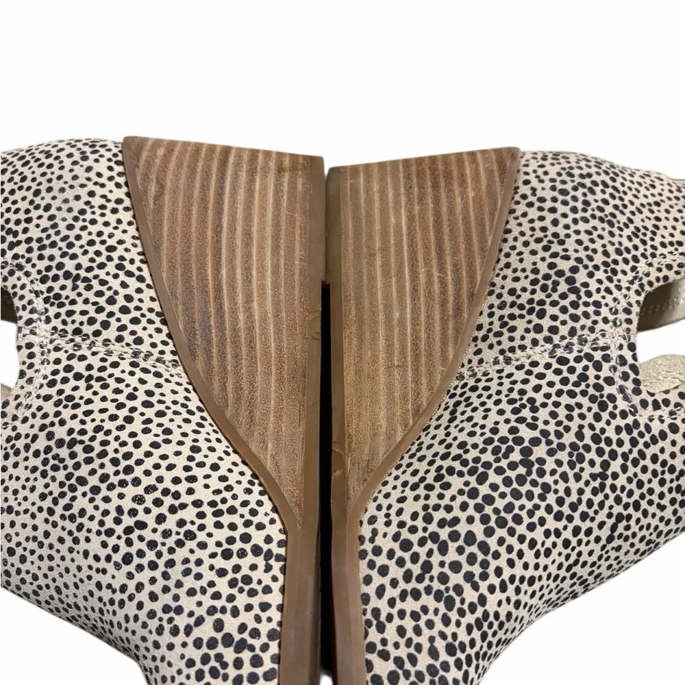 TOMS Women's Kallie Cutout Suede‎ Macadamia Wedge Bootie Boots Cheetah Size 7